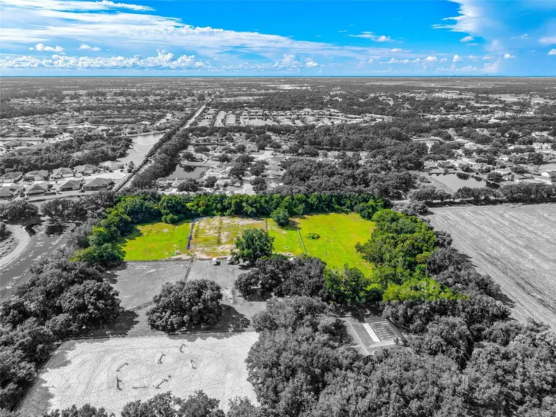 2nd Ave Ne, FL