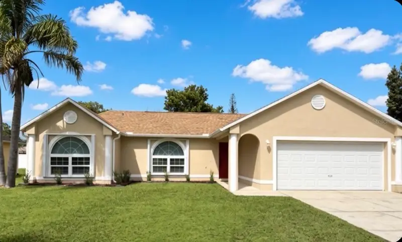615 Madrid Dr, FL