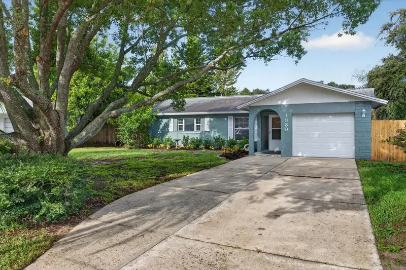 Pipers Glen listing