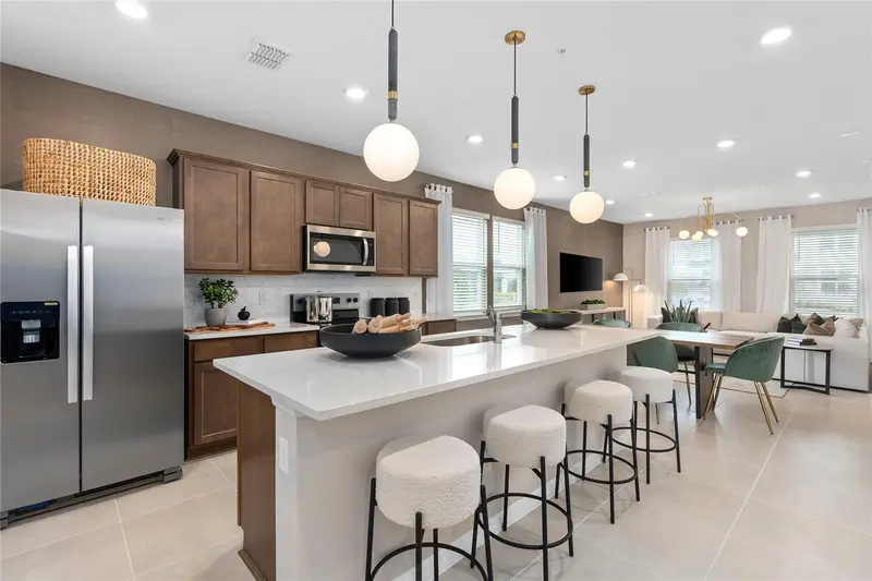 7872 Emerald Palm Point, FL