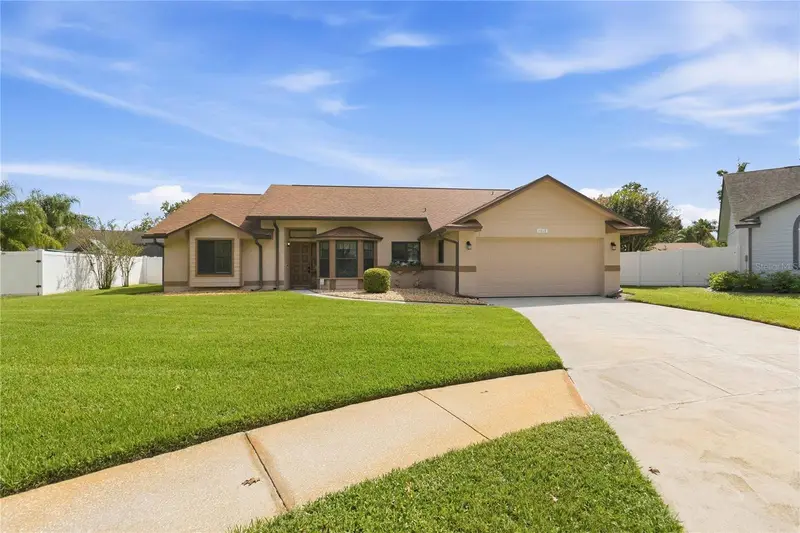 1619 Red Clover Ct, FL