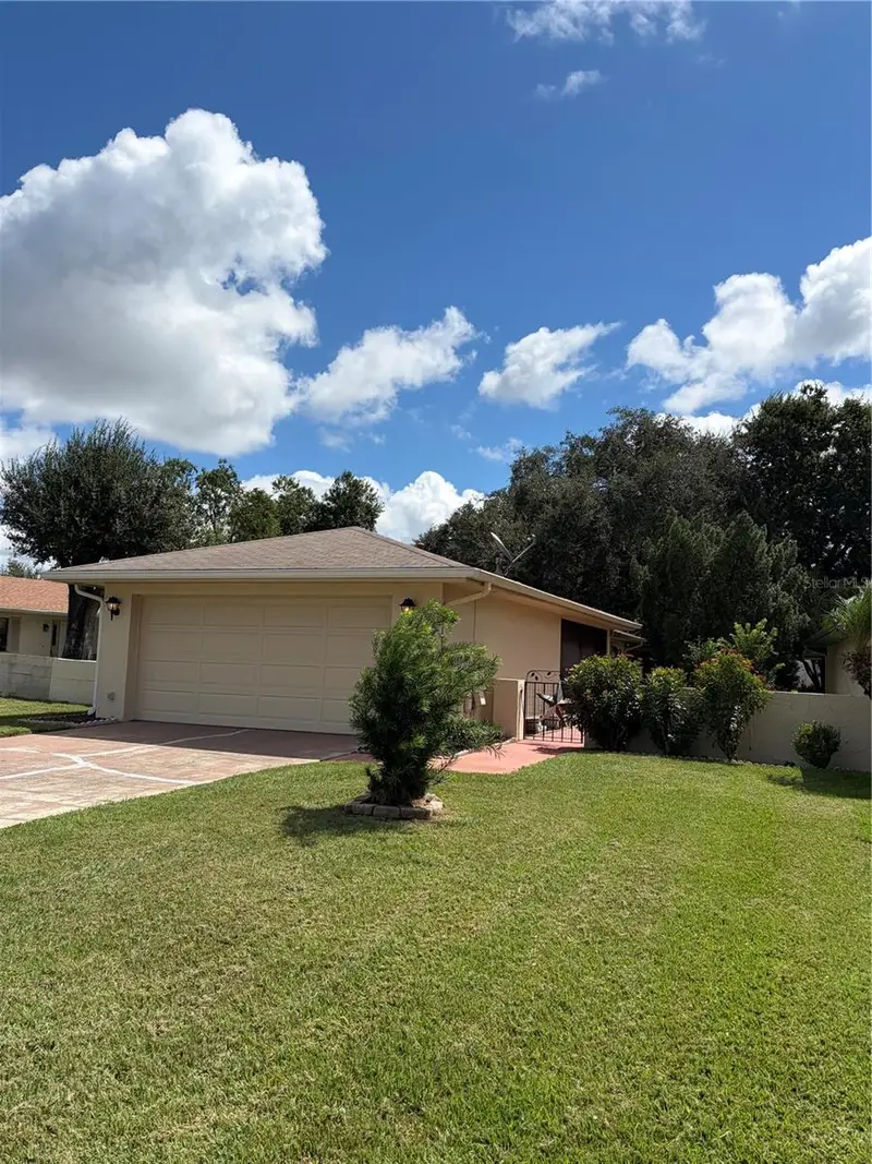617 Wexford Ct, FL