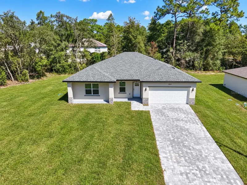 1263 W Fan Dr, FL