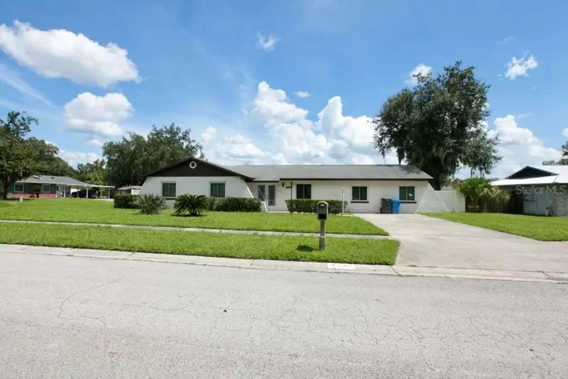 815 Bishop Pl, FL