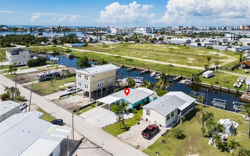 847 Oak St, FL