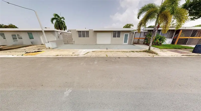 8 Santa Rosa, PR