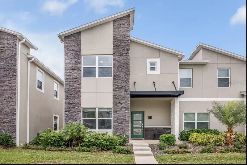 978 Splash Shot Pl, FL