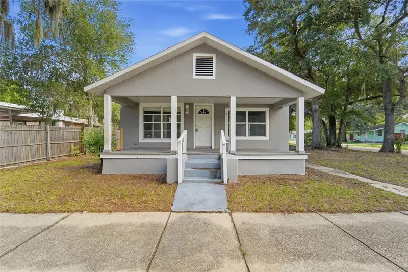 717 S Locust Ave, FL