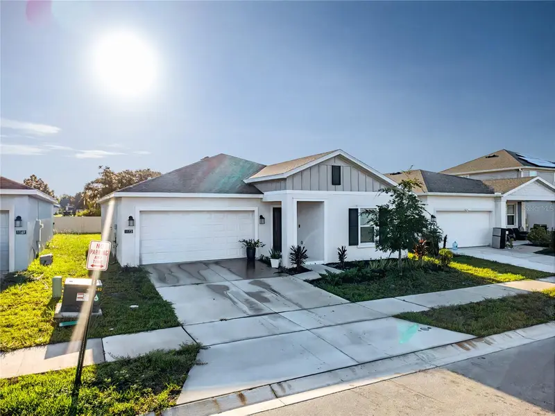 1173 Deepwater Cir, FL