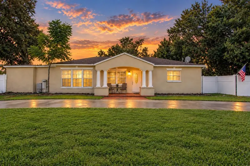 12408 N Boulevard, FL