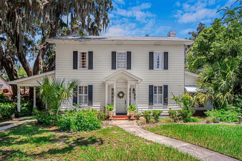102 Palmora Blvd, FL