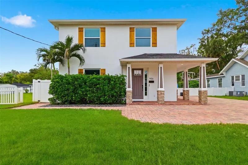 906 W Peninsular St, FL