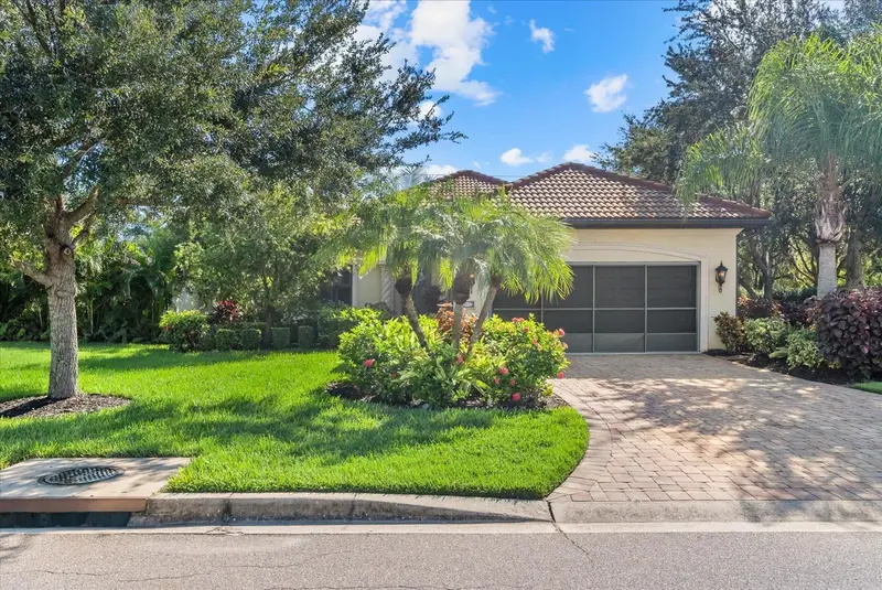 2422 63rd Ave E, FL