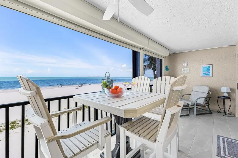 538 Estero Blvd #203, FL