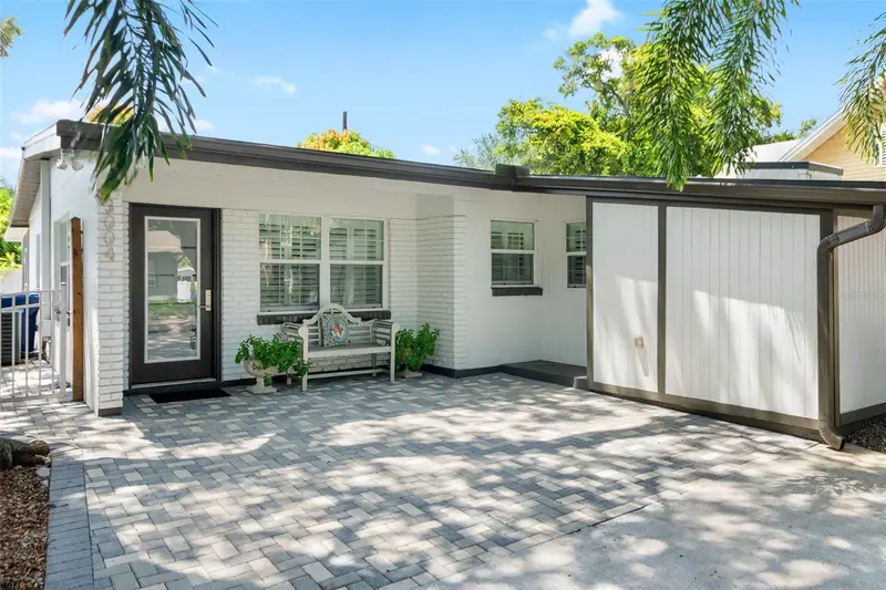 3004 W Bay Villa Ave, FL
