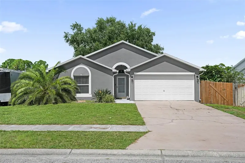 830 Sandhurst Ct, FL