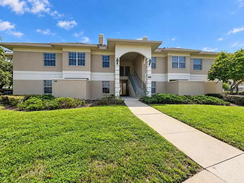 1205 Eagle Pond Dr #1205, FL