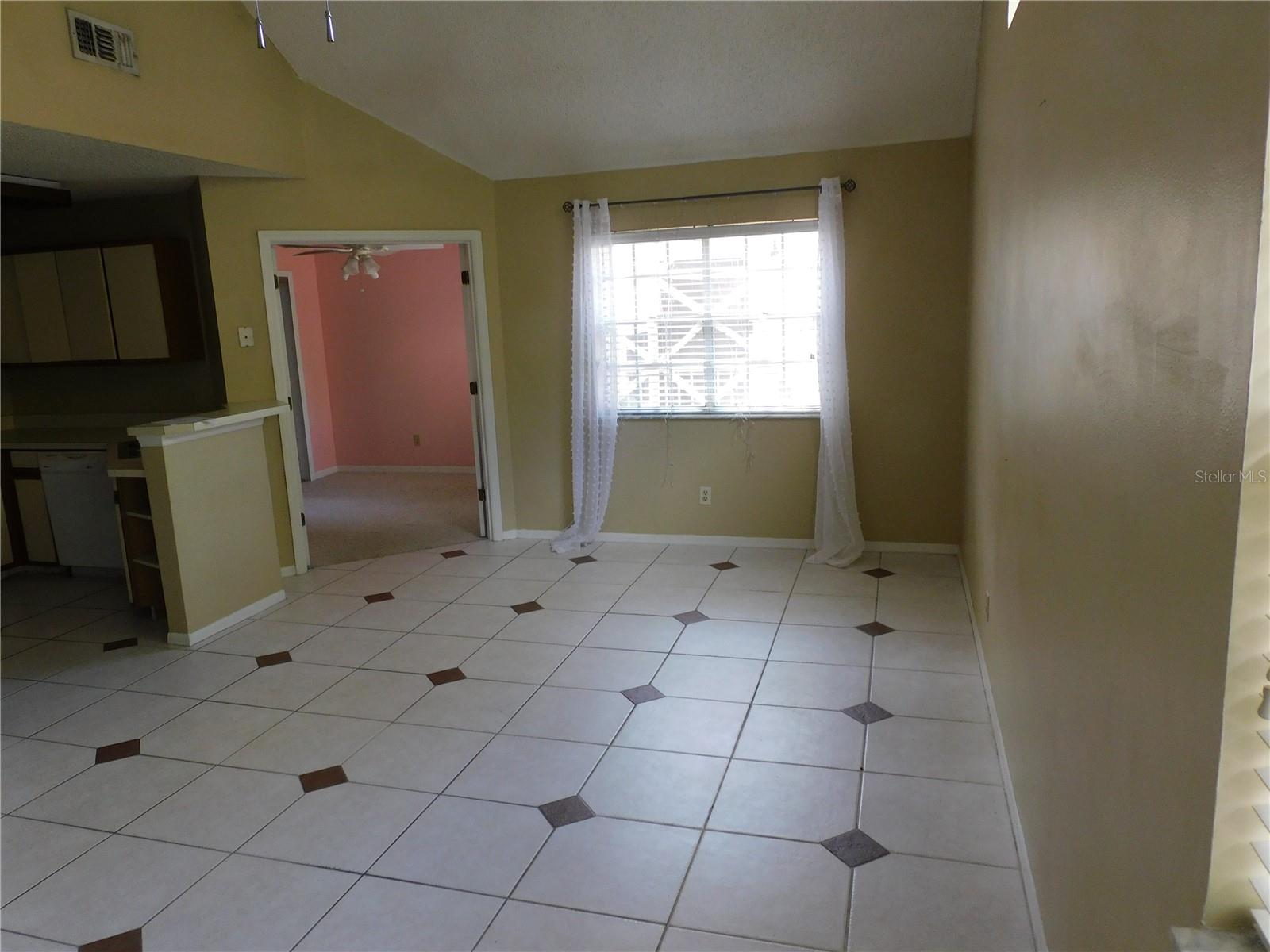 575 Bloomington Ct #28, FL