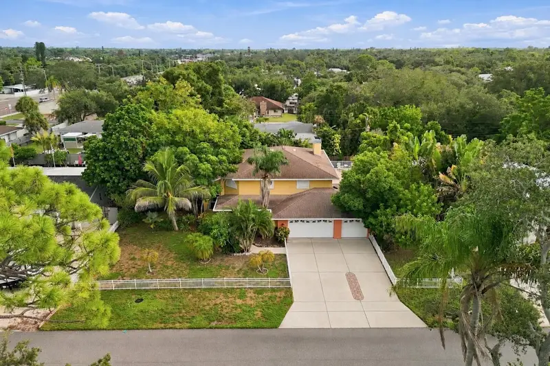 2429 Whippoorwill Cir, FL