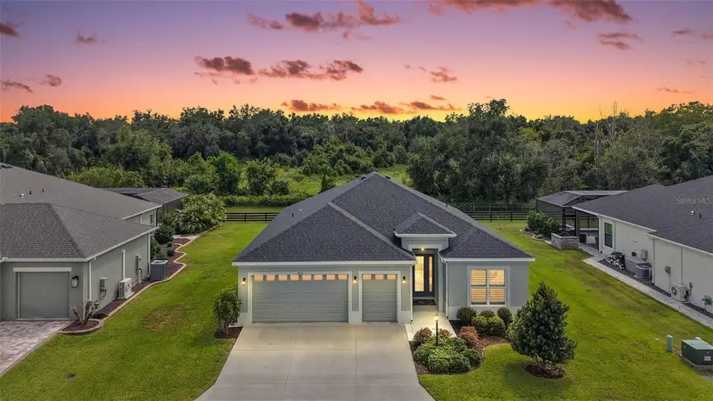 654 Shivers Loop, FL