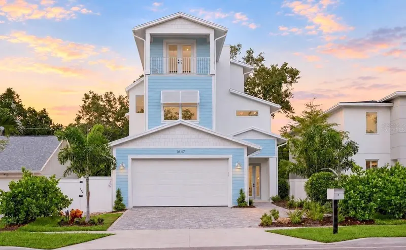 1647 Siesta Dr, FL