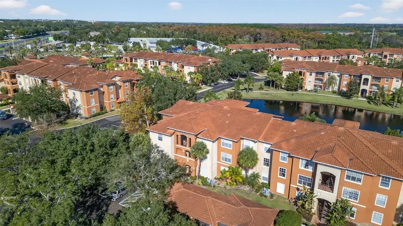 5572 Metrowest Blvd #304, FL