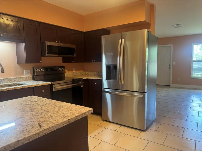 530 Briarwood Rd, FL