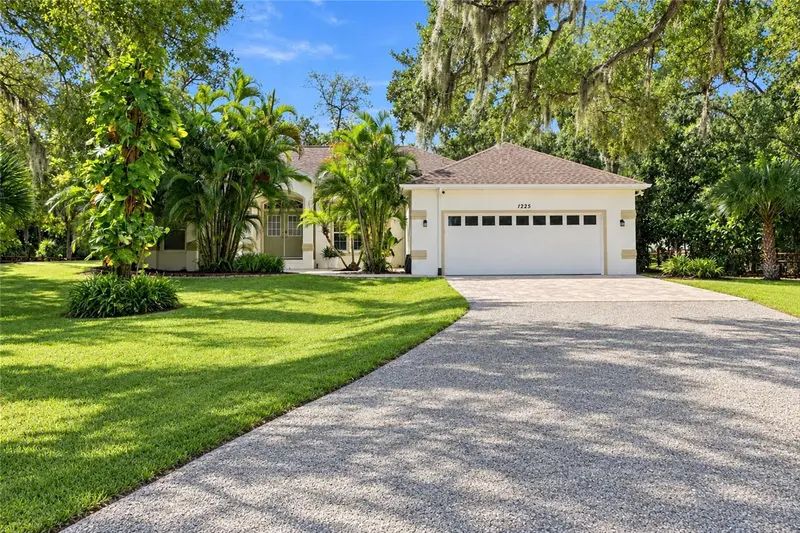 1225 Oak Tree Ln, FL