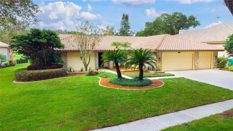 2194 Pinnacle Cir N, FL