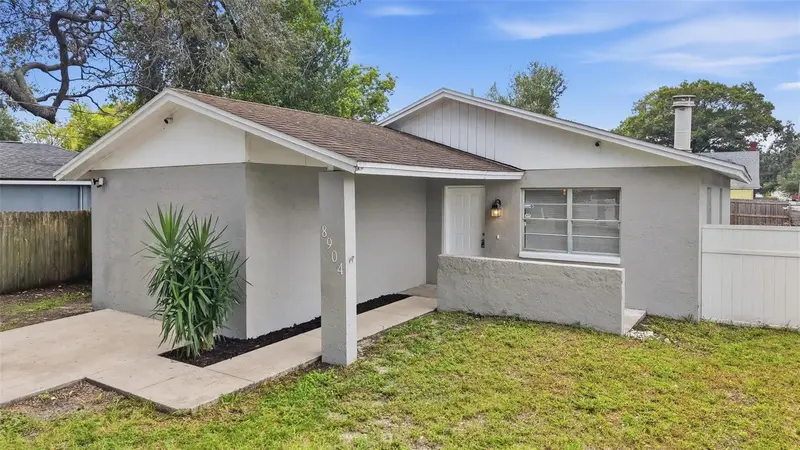 8904 N Boulevard, FL