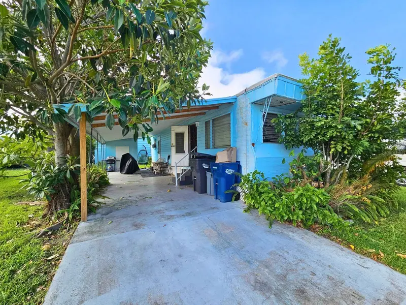 710 49th Avenue Dr W, FL