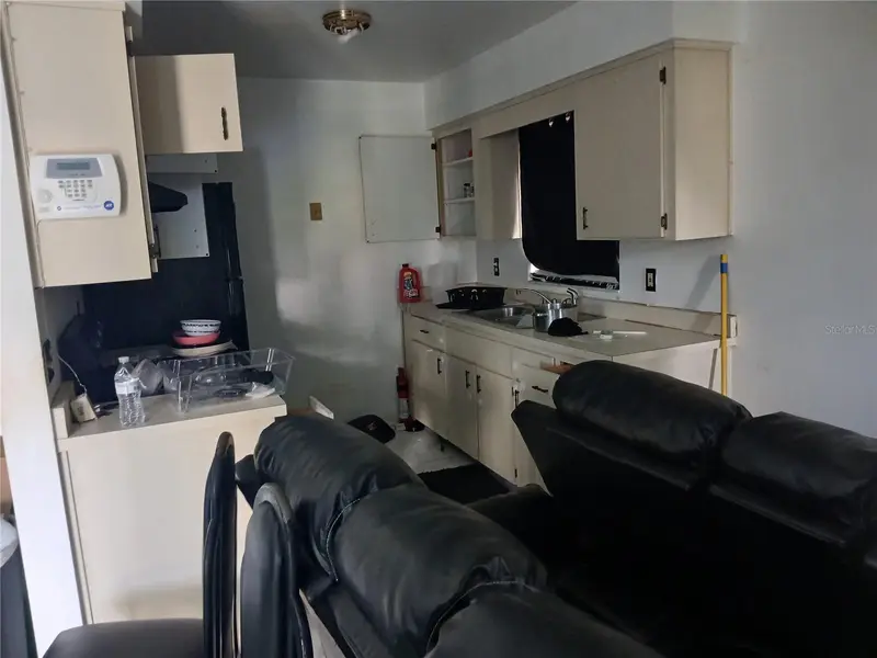 15 W 16th St, FL