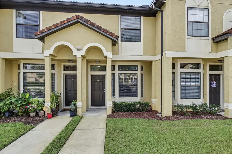 6013 Scotchwood Gln #20, FL