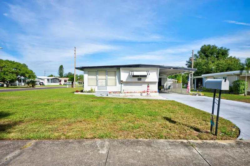 Lake Tarpon Mobile Home listing