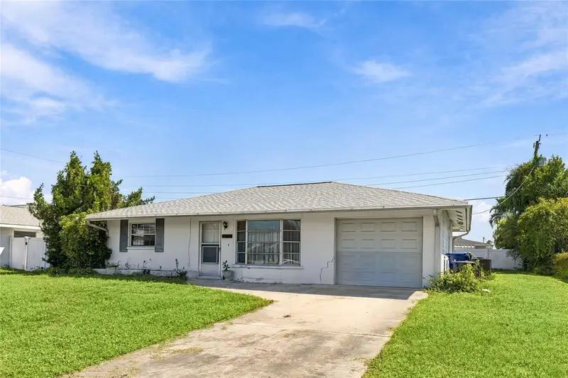 612 Center Rd, FL