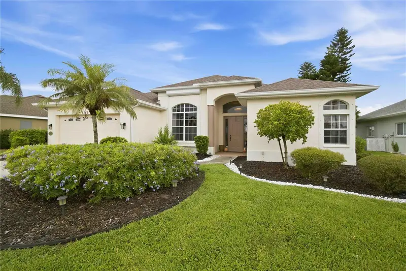 5556 Sabal Trace Dr, FL