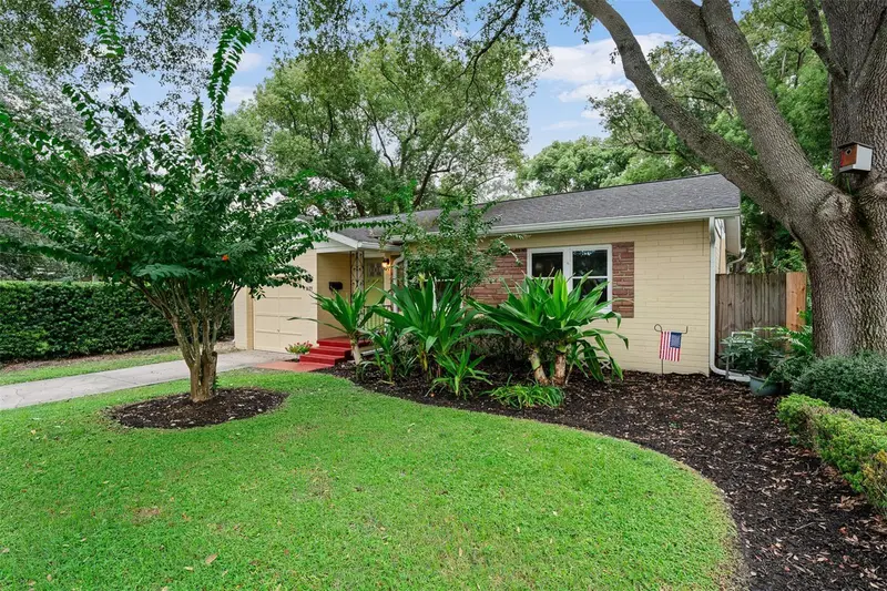 1421 E Harwood St, FL