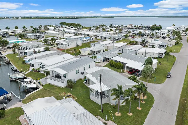 298 Bahama Dr, FL