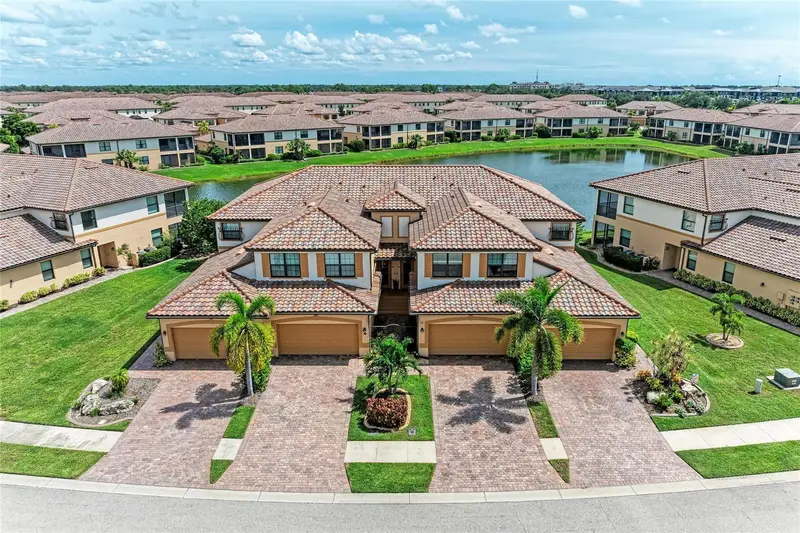 20051 Ragazza Cir #202, FL