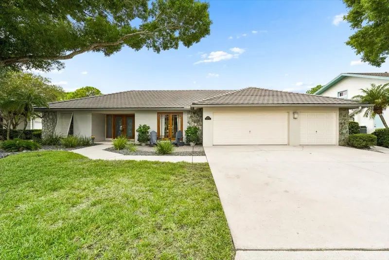 2900 Sandpiper Pl, FL