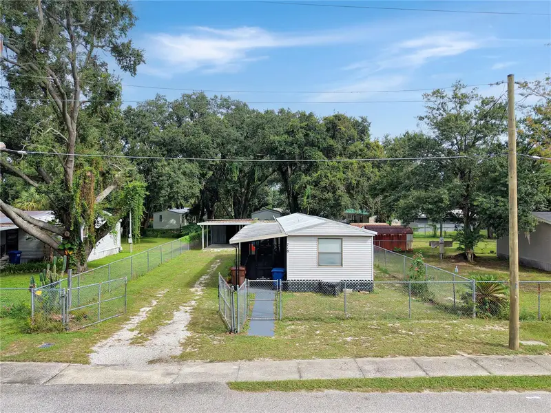 718 1st St, FL
