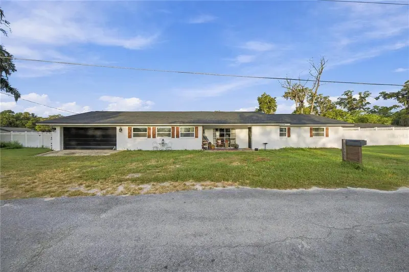2412 Ne 11th Ct, FL