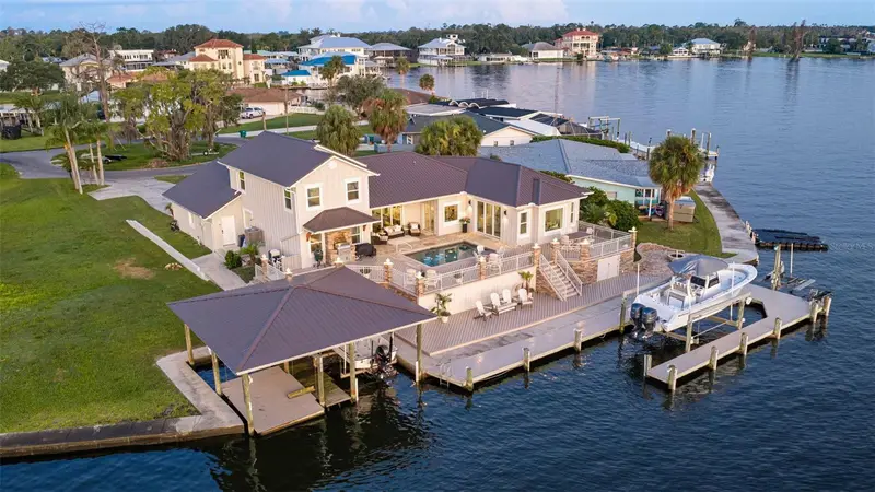 2247 N Pilot Pt, FL