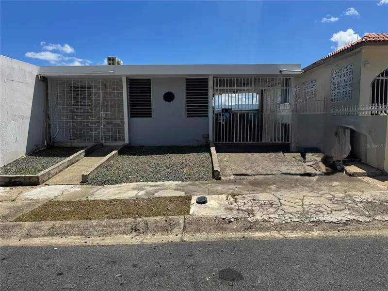 P26 Josie Perez, PR