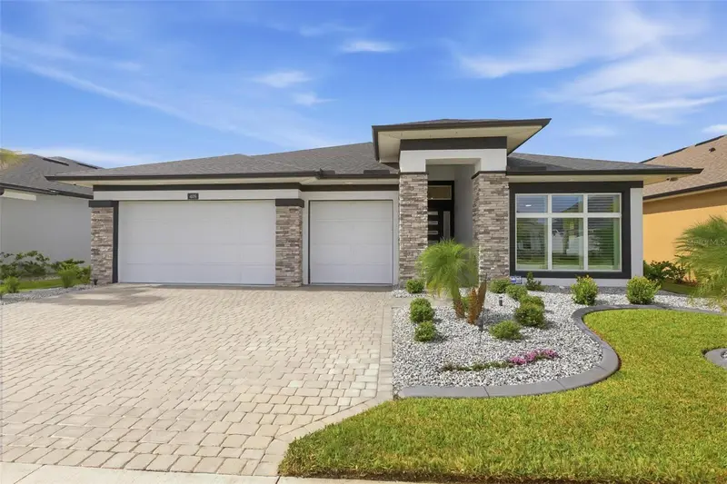 409 Mosaic Blvd, FL