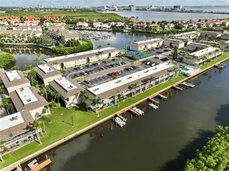 8811 Bay Pointe Dr #C102, FL
