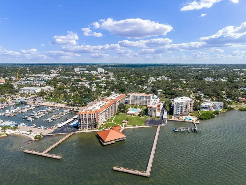 622 Edgewater Dr #721, FL