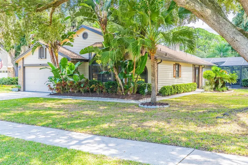 567 Deer Run N, FL