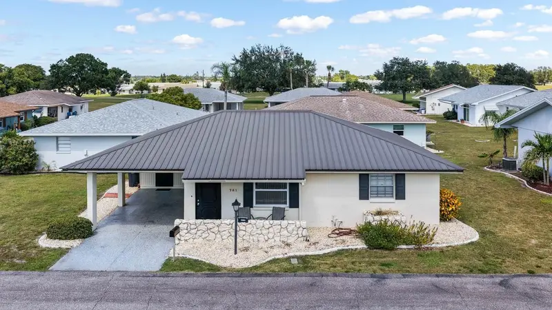 701 W Brockton Pl, FL