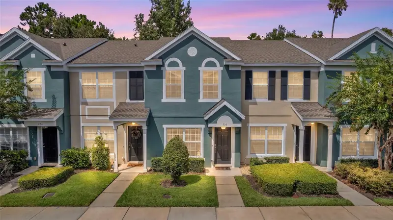 716 Shropshire Loop, FL